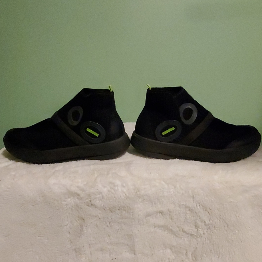 Oofos High Shoe